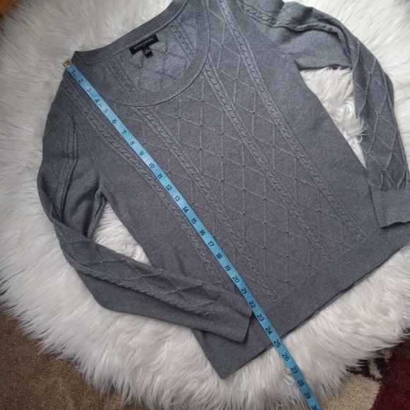 Banana Republic Sweater - Picture 3 of 6